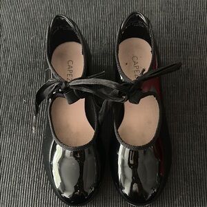 Capezio Black Tap Shoes with Ankle Straps Size 2